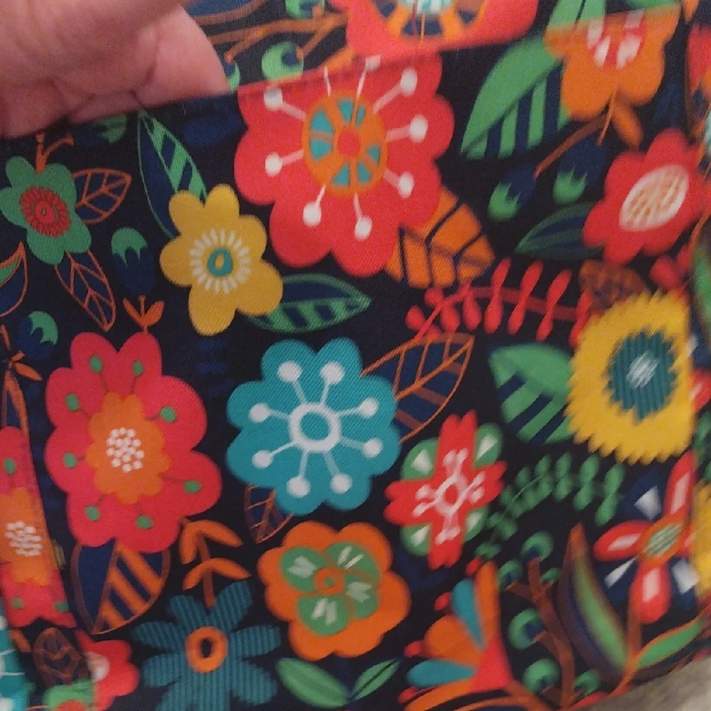 Lily Bloom Vibrant Crossbody Bag with Playful Floral Design